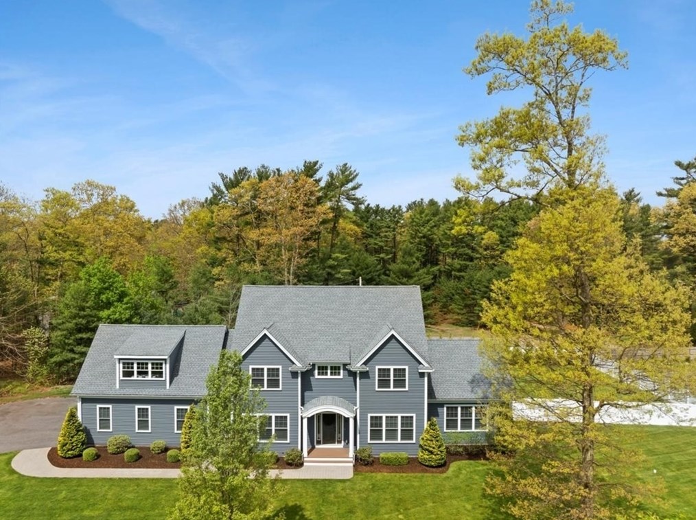 20 White Pines Rd, East Bridgewater, MA 02324