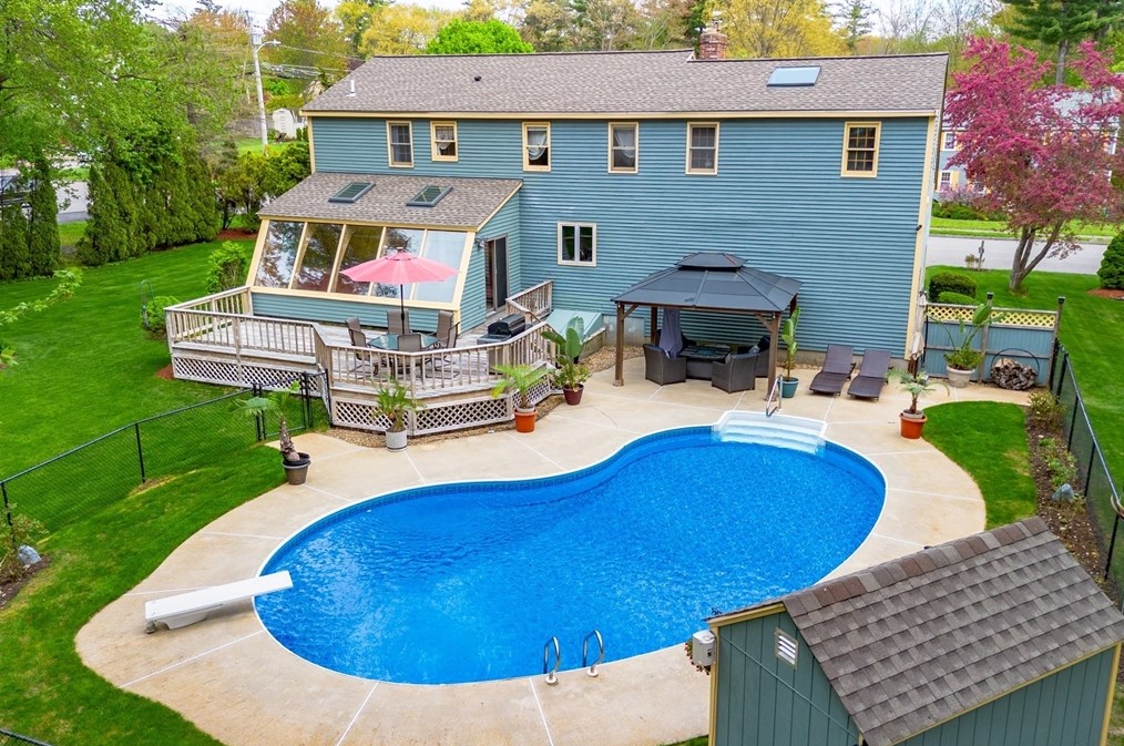 22 Jamestown Rd, Leominster, MA 01453