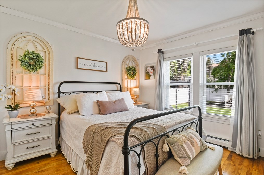 212 Spruce St, Leominster MA 01453-3771 exterior