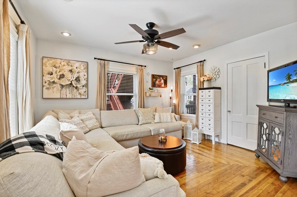 212 Spruce St, Leominster MA 01453-3771 exterior