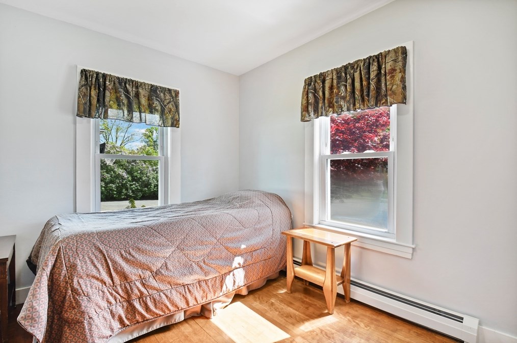 212 Spruce St, Leominster MA 01453-3771 exterior