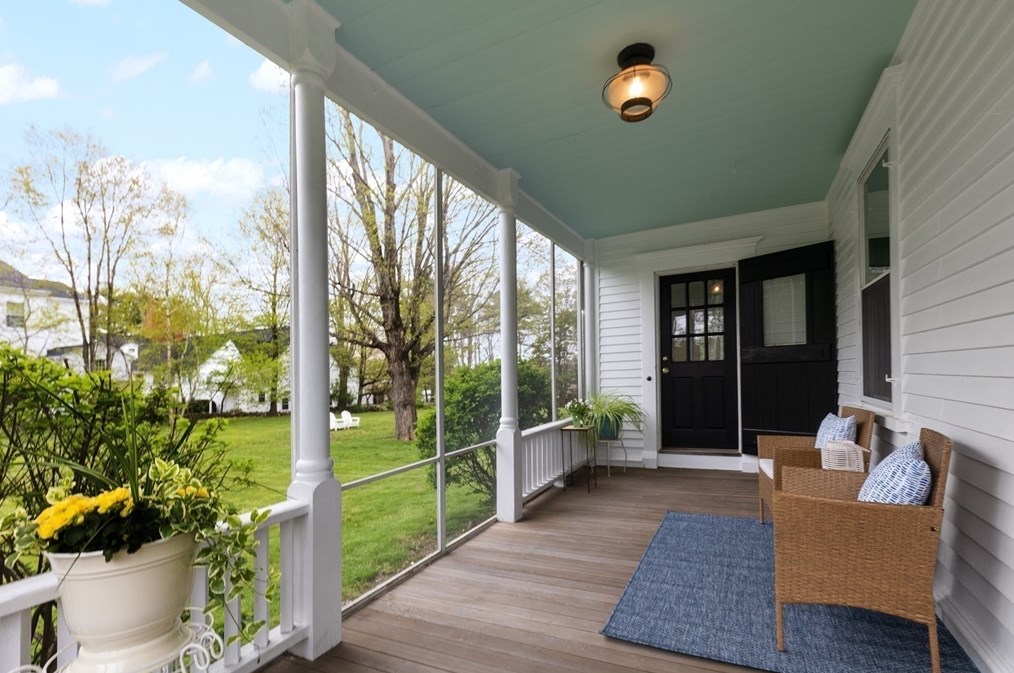 1 Church St, Hanover MA 02339-2316 exterior