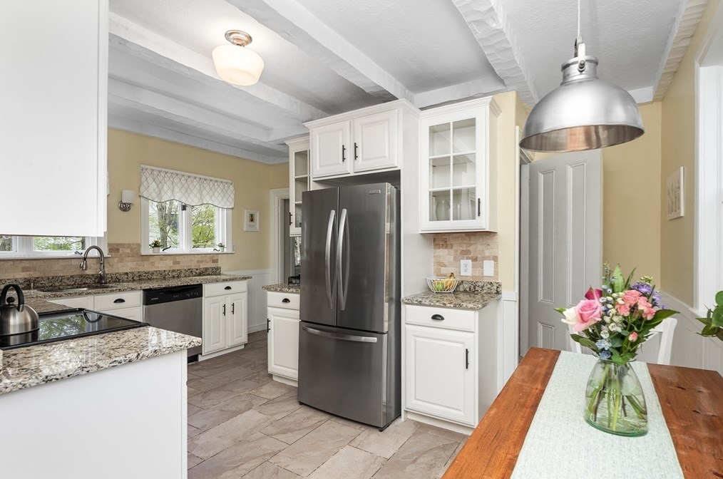 1 Church St, Hanover MA 02339-2316 exterior