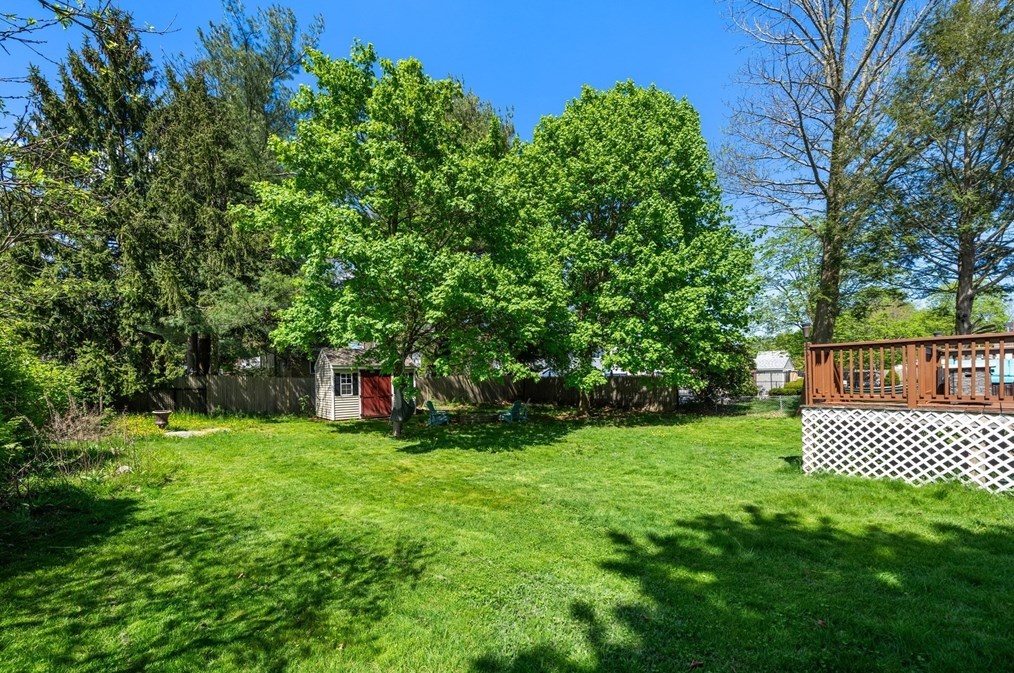 61 Lazel St, Whitman MA 02382-2116 exterior