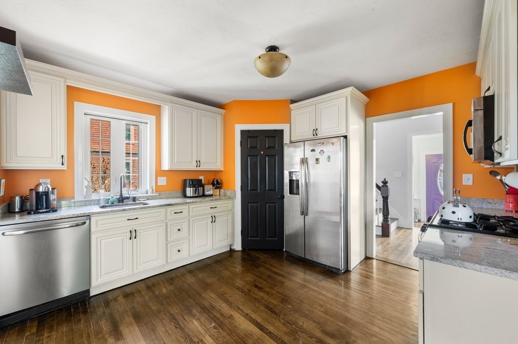 61 Lazel St, Whitman MA 02382-2116 exterior