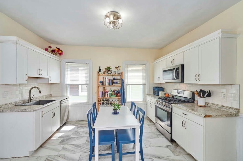 48 Wordsworth St, Boston, MA 02128