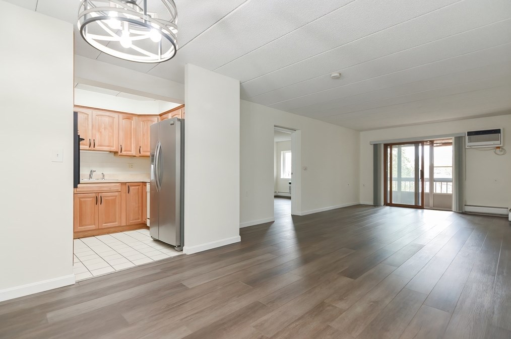 180 Green St #411, Melrose, MA 02176