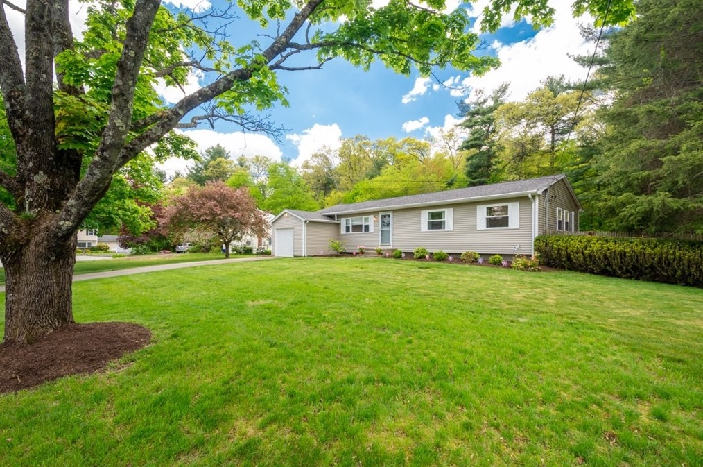 6 Francine Dr, Holliston, MA 01746