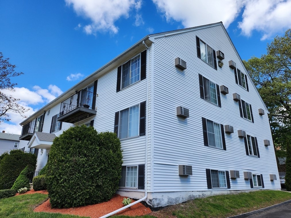 155 Hamilton St, Worcester, MA 01604 exterior