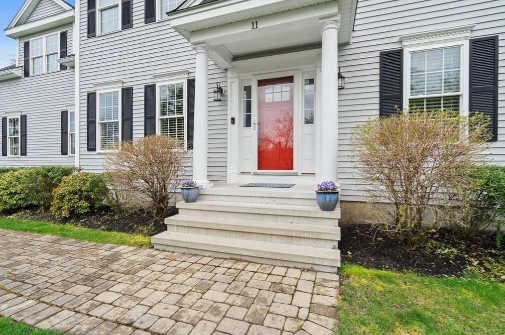 11 Assabet St, Stow, MA 01775