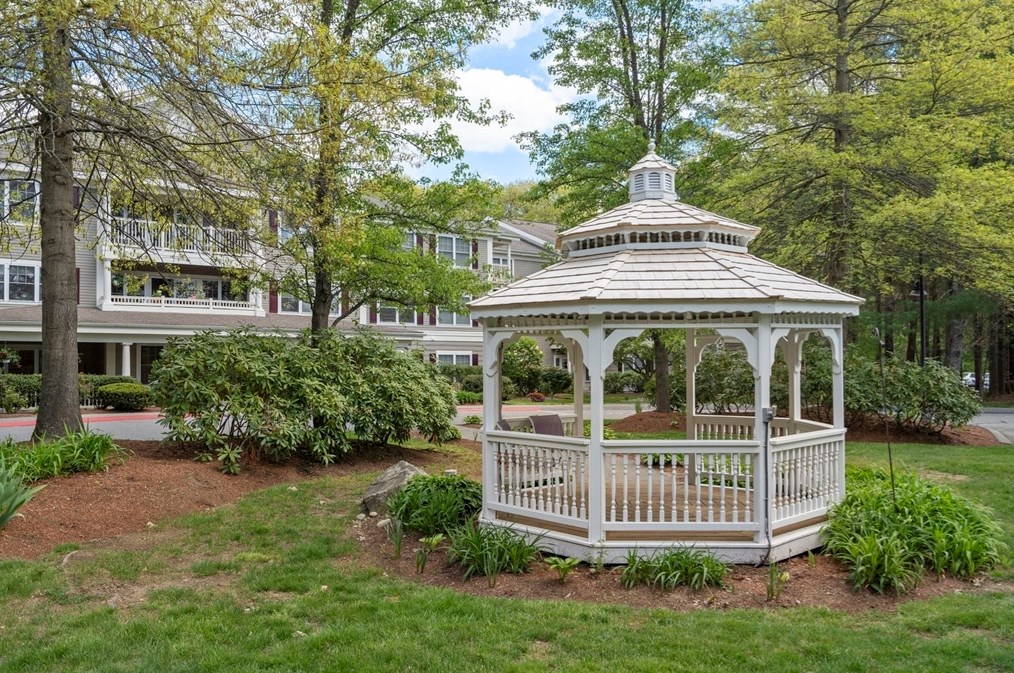 34 Meeting House Ln #301, Stow, MA 01775