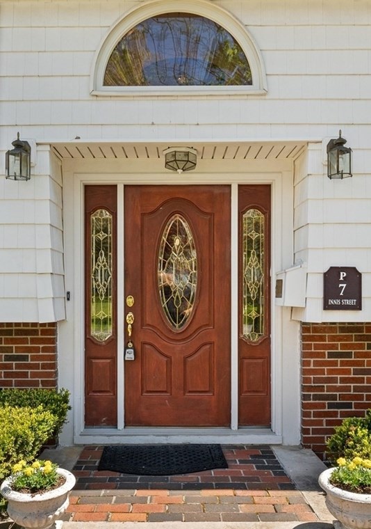 7 Innis St, Saugus, MA 01906