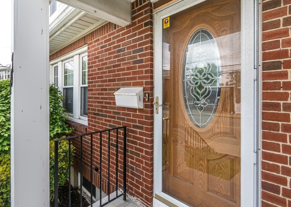 197 High St, Waltham MA 02453-0543 exterior