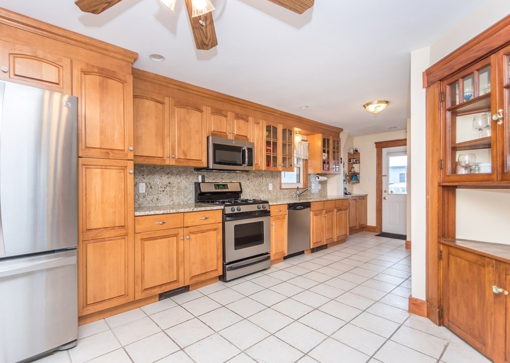 197 High St, Waltham MA 02453-0543 exterior