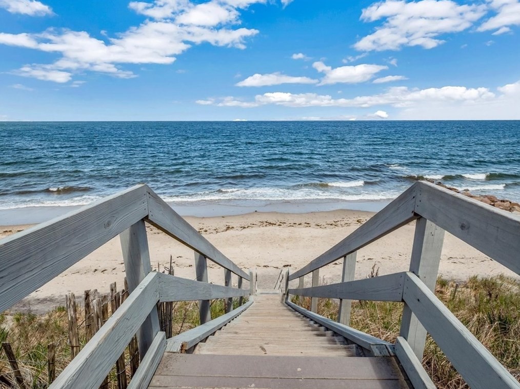 71 Cpe Cod Ave, Plymouth MA 02360-5944 exterior