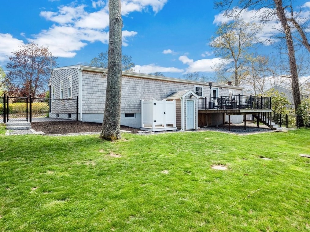 71 Cpe Cod Ave, Plymouth MA 02360-5944 exterior