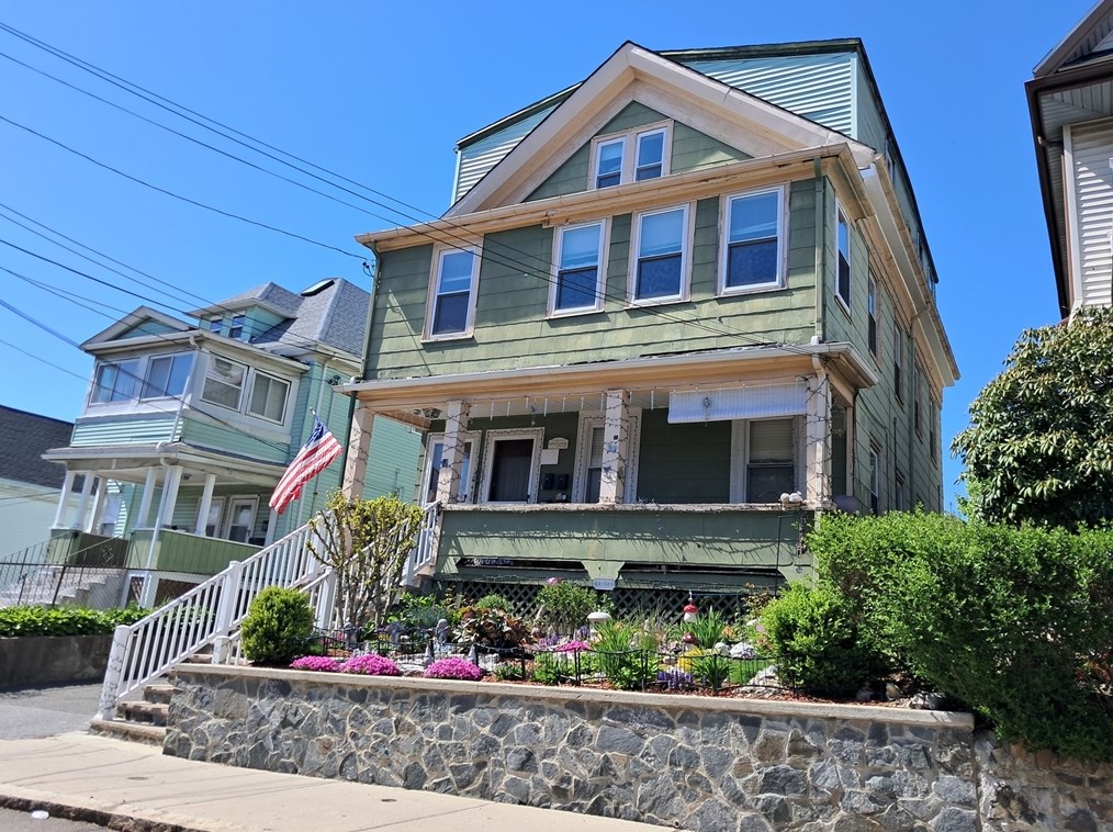 58 Baldwin Ave, Everett, MA 02149