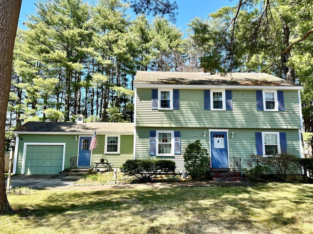 19 Brook St, Hudson, MA 01749