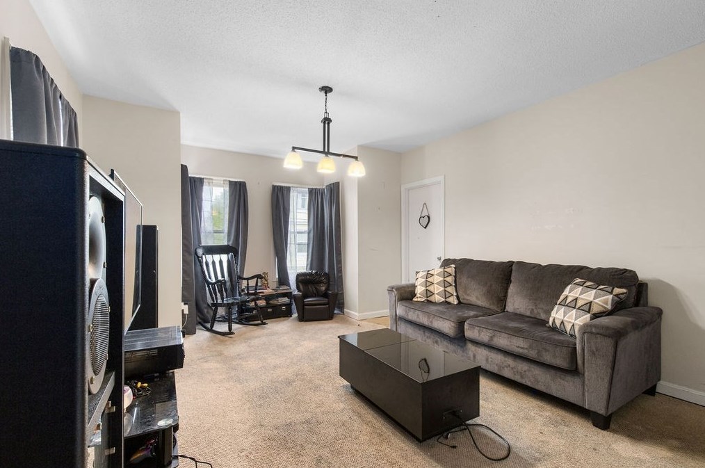 158 Crapo St, New Bedford MA 02744-1028 exterior