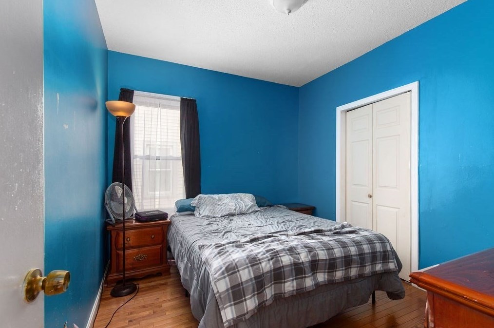 158 Crapo St, New Bedford MA 02744-1028 exterior