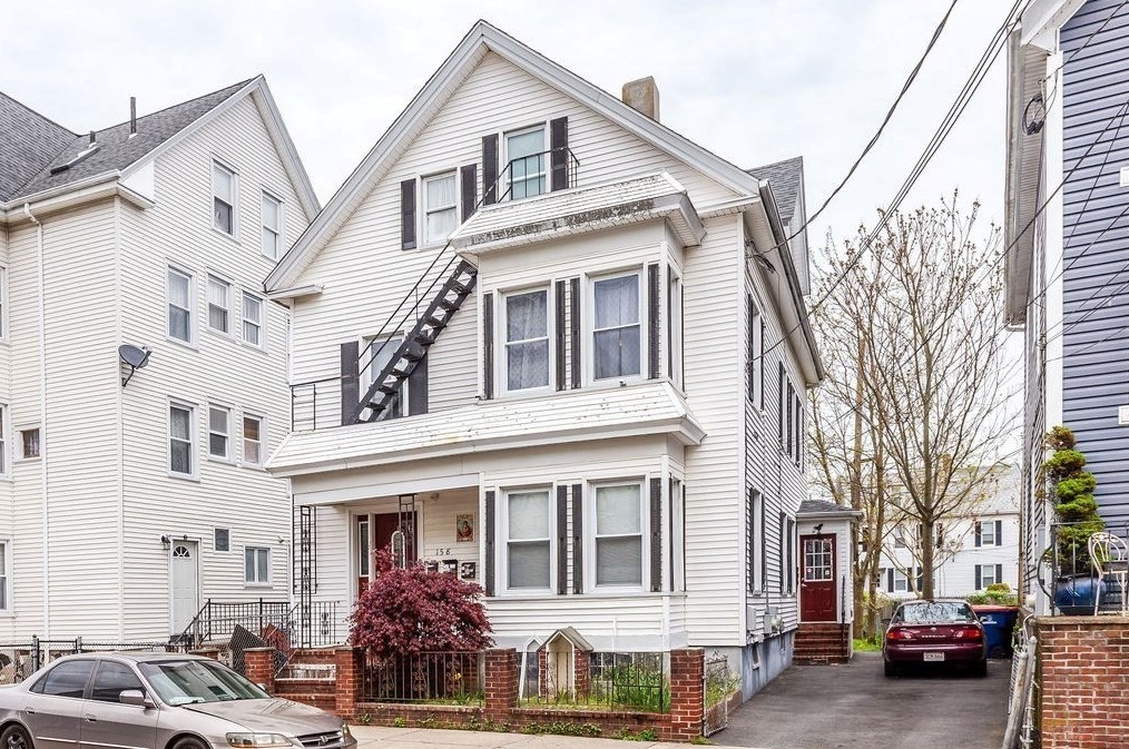 158 Crapo St, New Bedford MA 02744-1028 exterior
