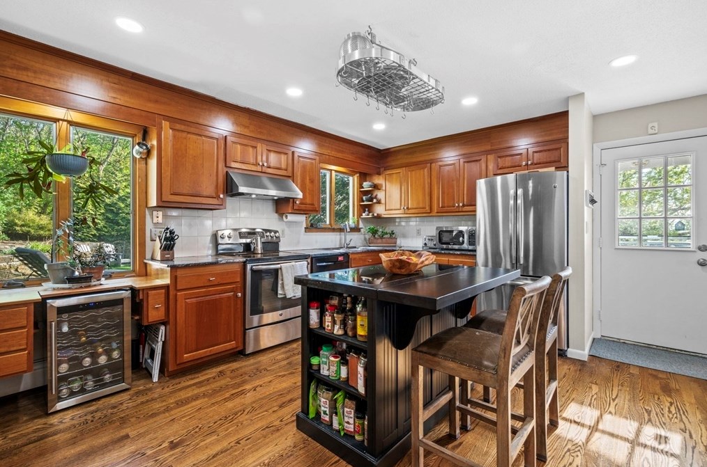 20 Greystone Rd, Nahant MA 01908-1244 exterior