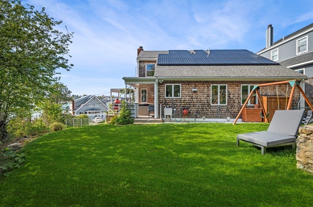 20 Greystone Rd, Nahant MA 01908-1244 exterior