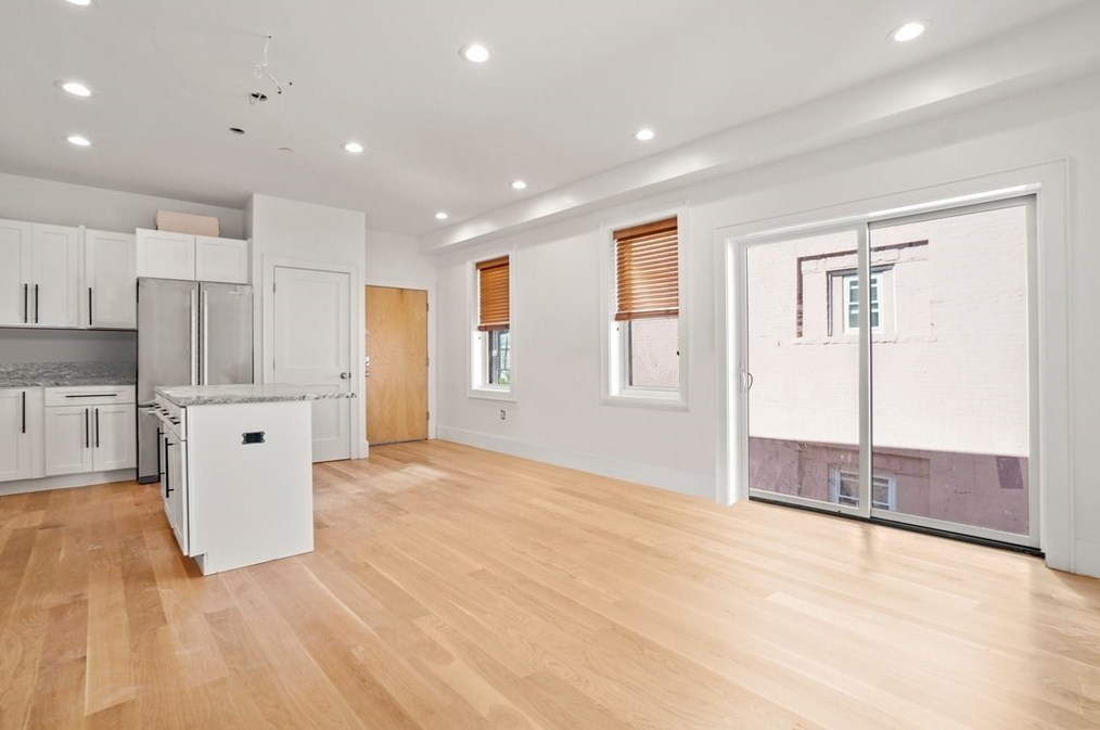 38 Fleet St #5, Boston, MA 02113