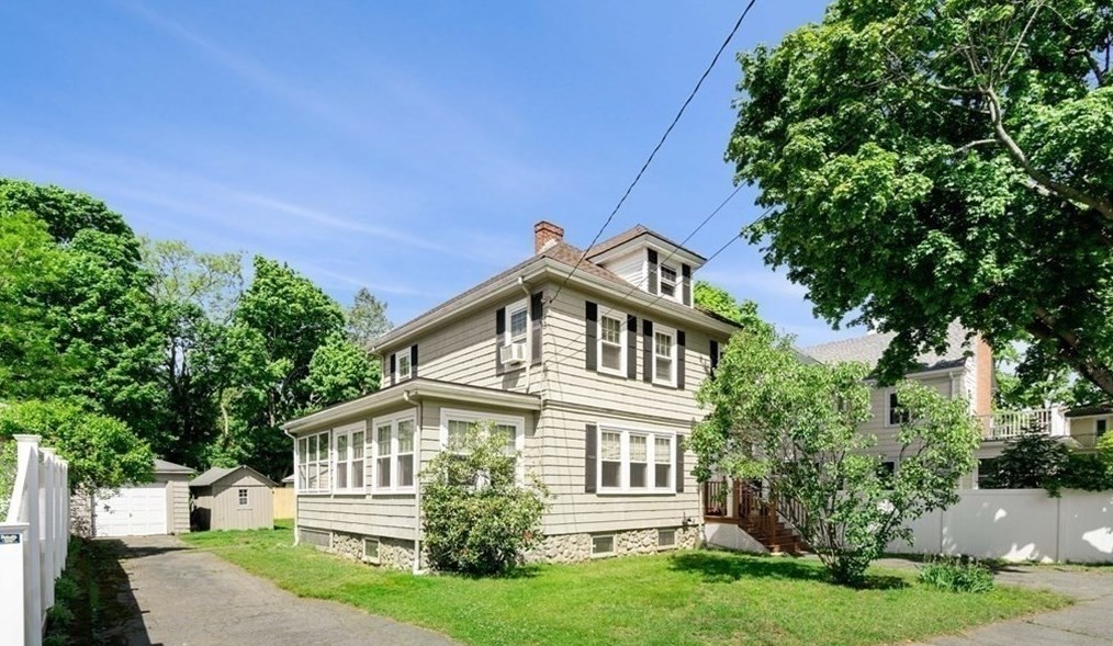 4 Mystic Rd, Marblehead MA  01945-1061 exterior