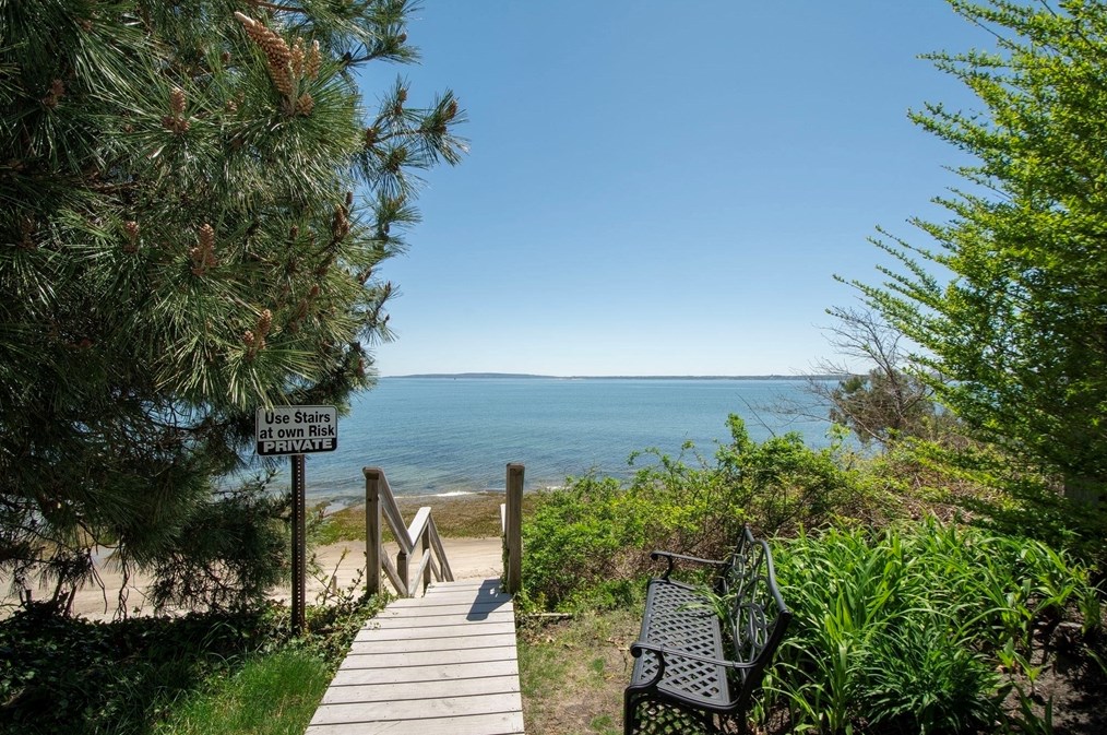 27 Standish Rd, Duxbury, MA 02332