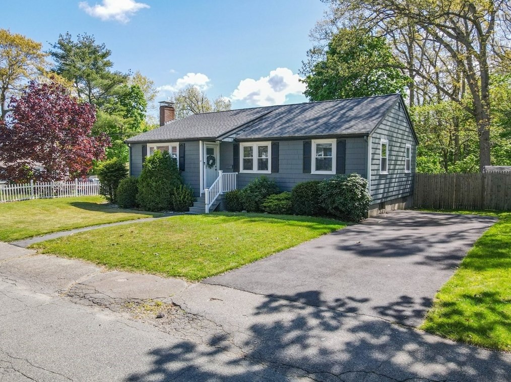 14 Tangen St, Randolph, MA 02368 exterior