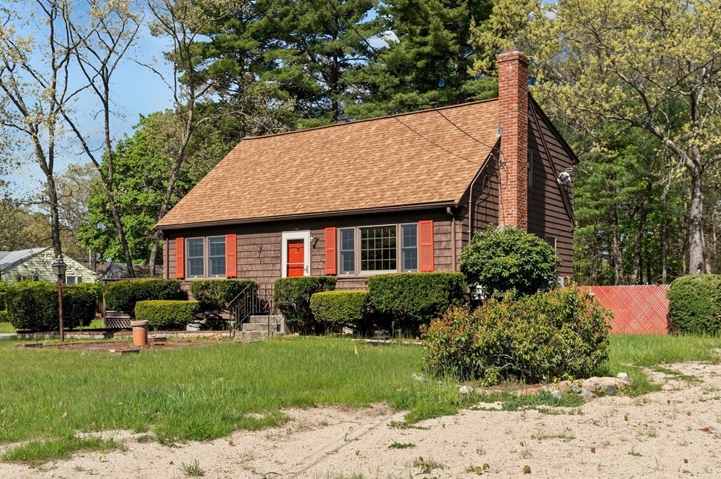 12 Delehanty Dr, Tewksbury, MA 01876-3805