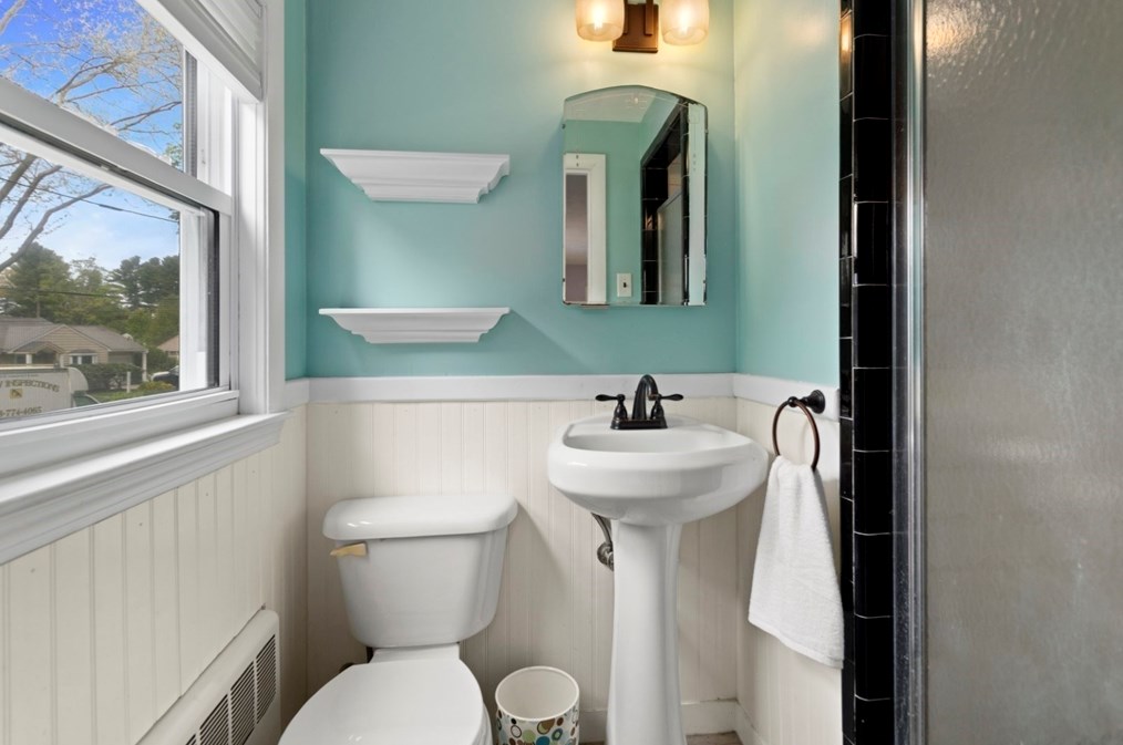 5 Priscilla Rd, Lynnfield MA 01940-1117 exterior