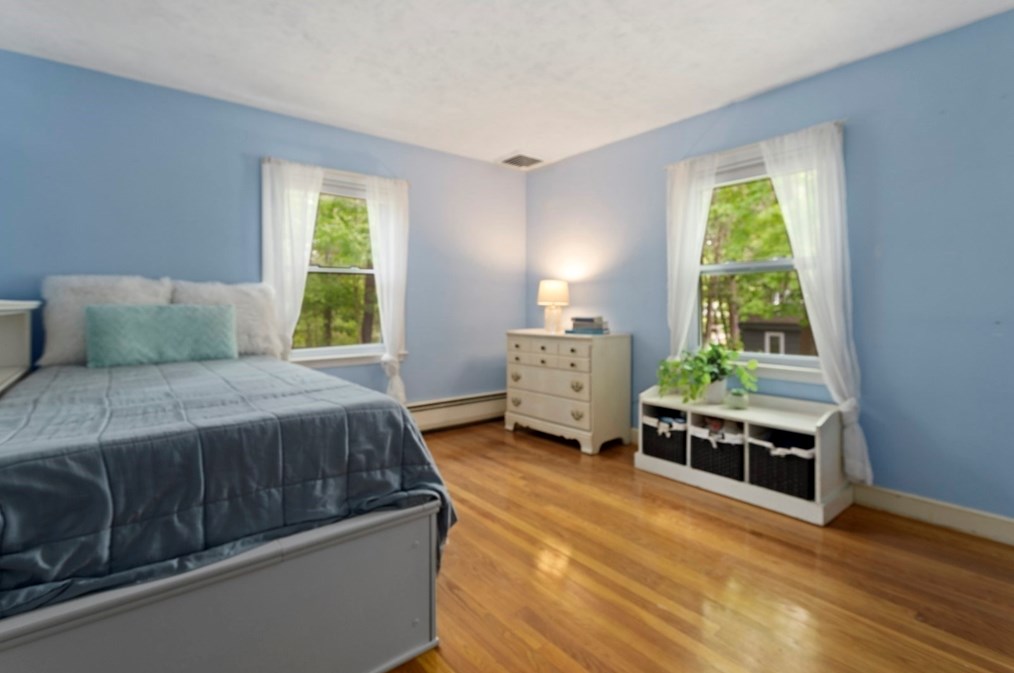 5 Priscilla Rd, Lynnfield MA 01940-1117 exterior