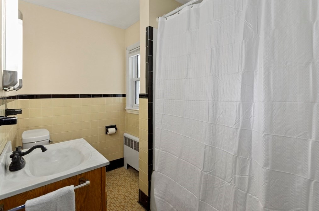 5 Priscilla Rd, Lynnfield MA 01940-1117 exterior