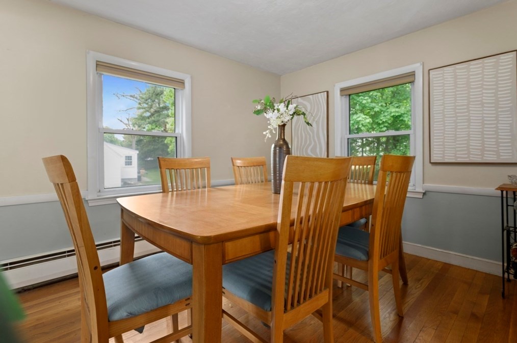 5 Priscilla Rd, Lynnfield MA 01940-1117 exterior