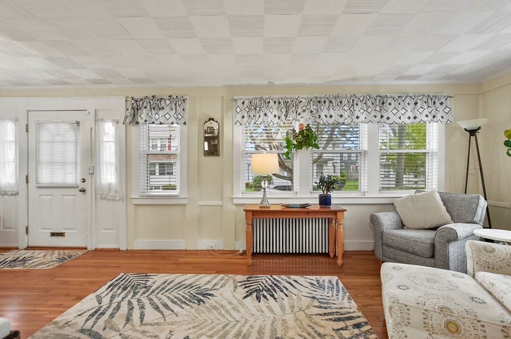 300 Billings St, Quincy MA 02171-1803 exterior