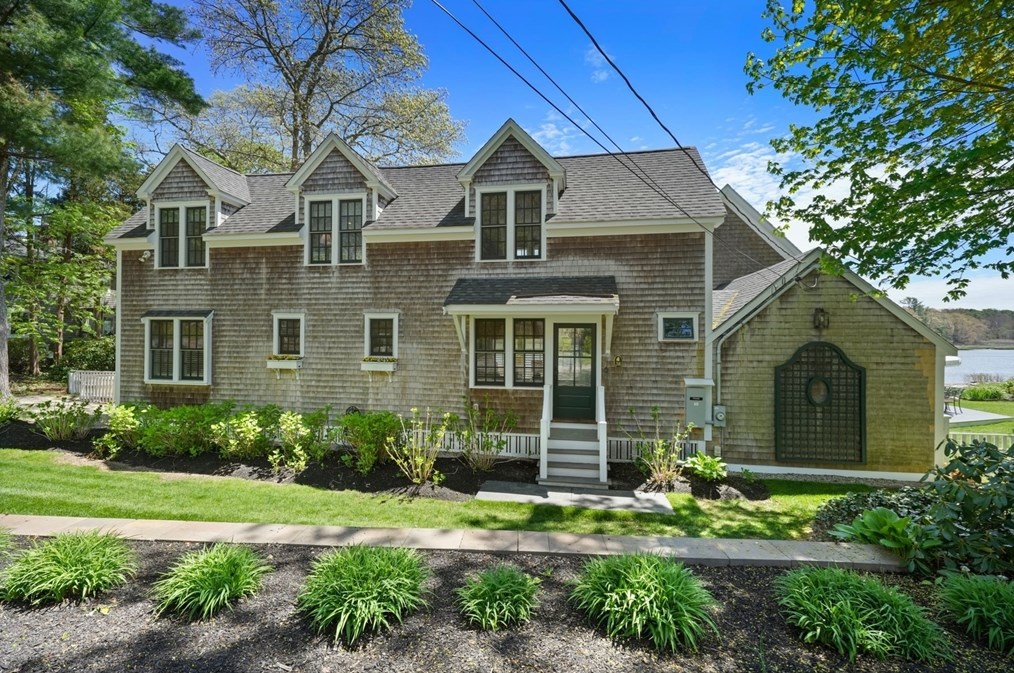 38 Marsh Rd, Kingston, MA 02364
