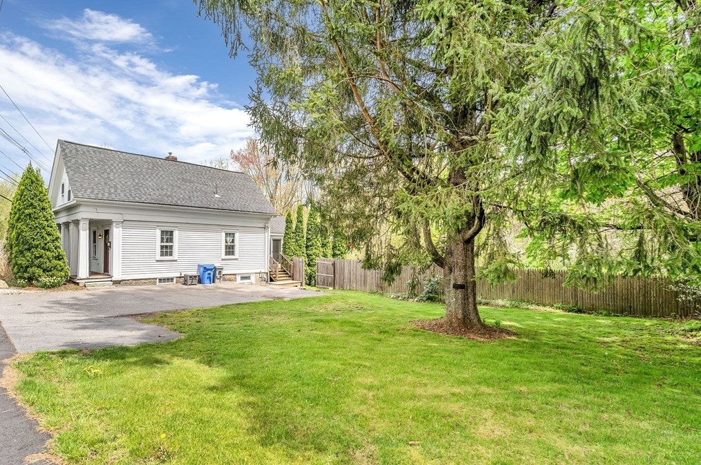 1200 Washington St, Holliston MA  01746-2213 exterior