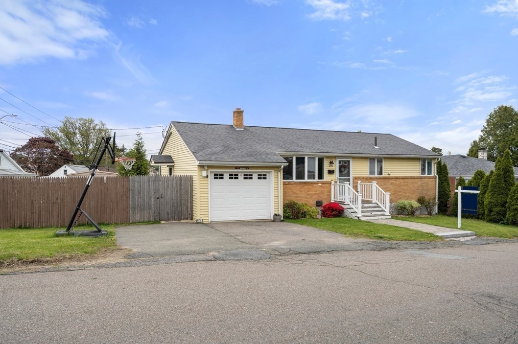 292 Rumney Rd, Pt-Of-Pines, MA 02151 exterior