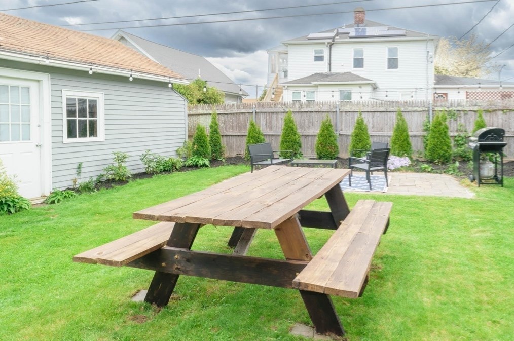 124 Farrar Ave, Worcester MA  01604-3261 exterior