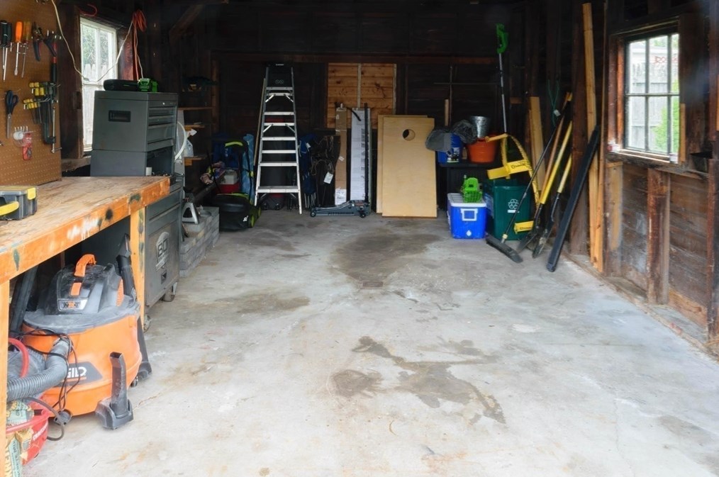 124 Farrar Ave, Worcester MA  01604-3261 exterior