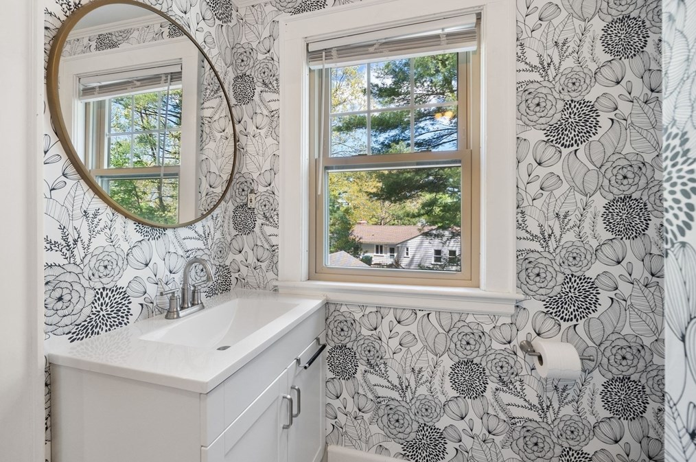 20 Lawrence Rd, Reading MA 01867-1707 exterior