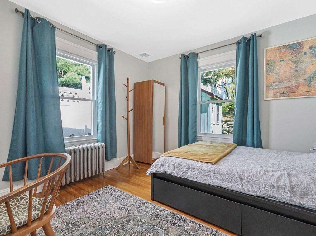 74 Cir Dr, Waltham MA 02452-5747 exterior