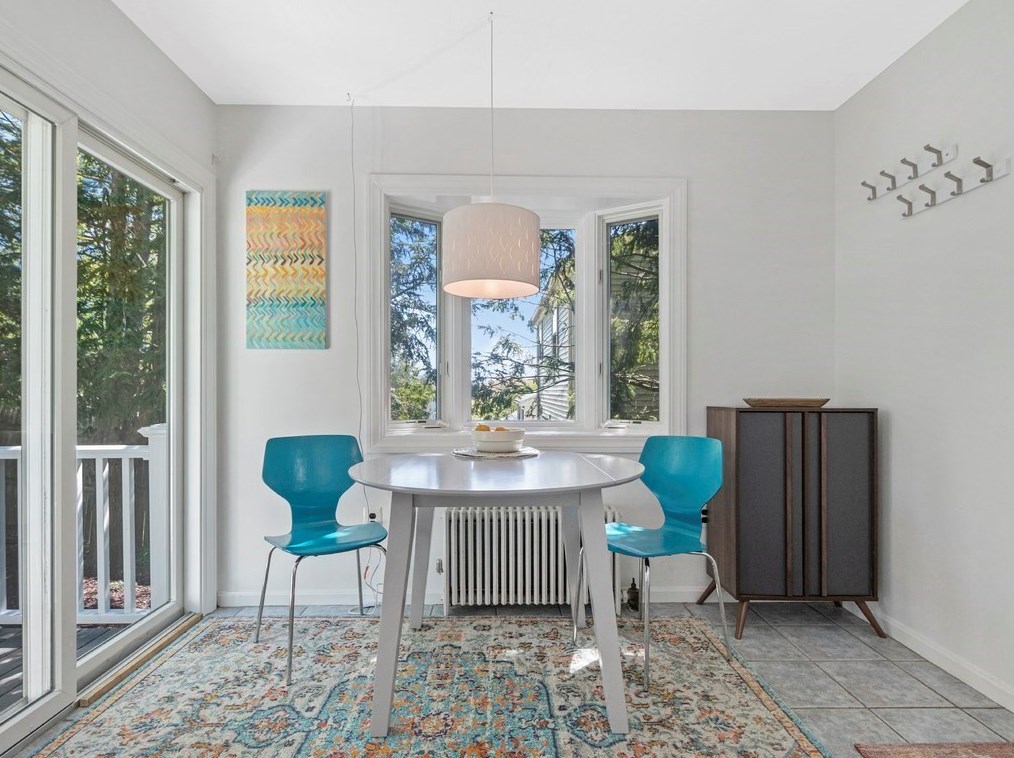 74 Cir Dr, Waltham MA 02452-5747 exterior