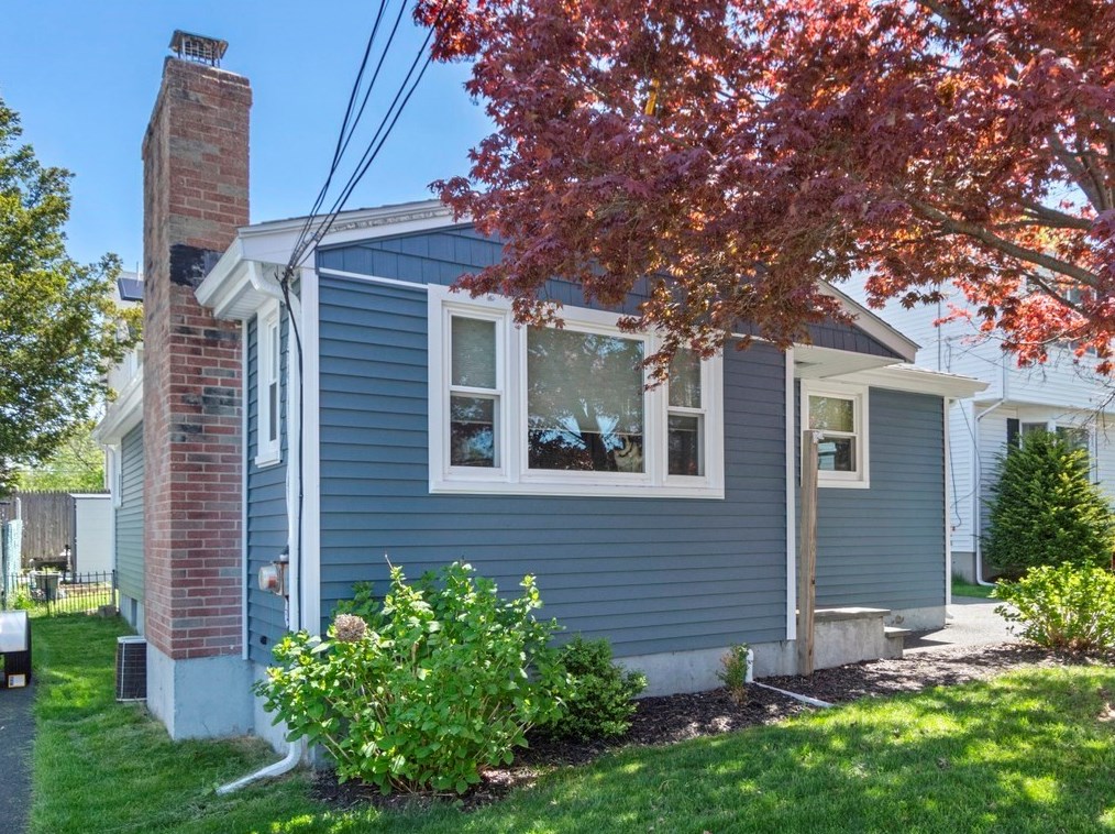 117 Mokema Ave, Waltham, MA 02451