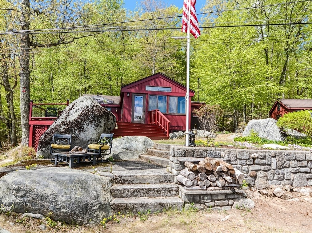 38 Cote Ln, Sutton, MA 01590