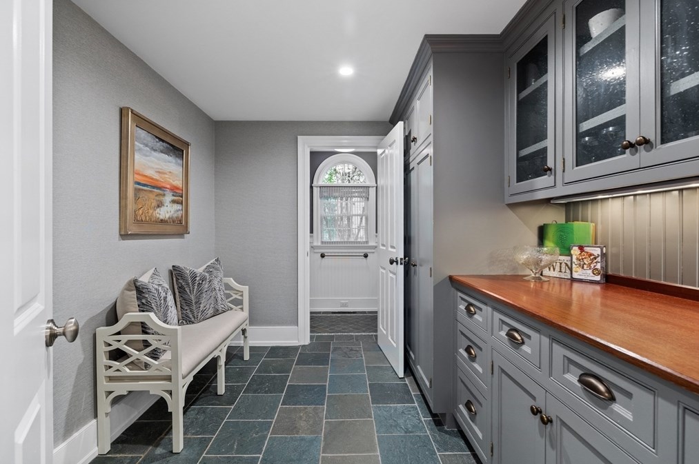 116 Abbot St, Andover MA  01810-4833 exterior