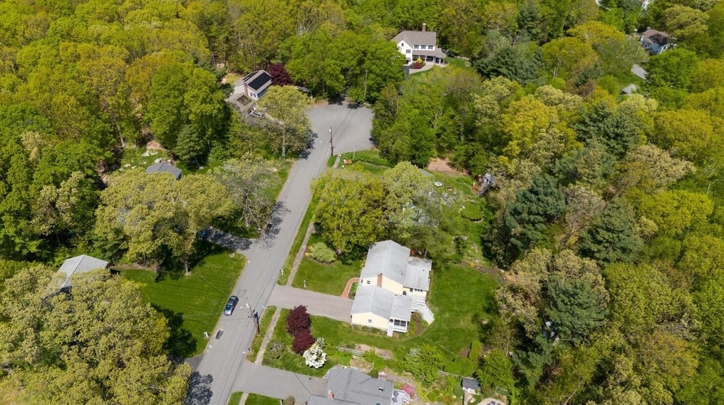 29 Walnut Rd, Holliston MA 01746-1584 exterior