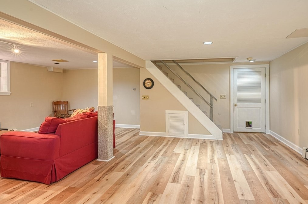 29 Walnut Rd, Holliston MA 01746-1584 exterior